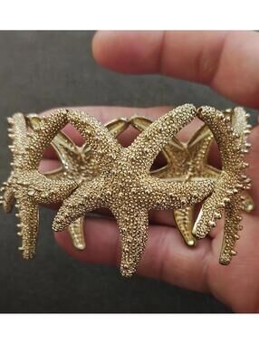 Gold Tone Textured Chunky Starfish Stretch Bracelet NWOT